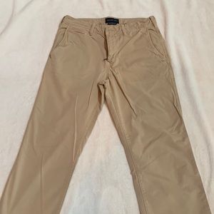 Men’s American Eagle khaki pant. Size 31x32. Original bootcut.